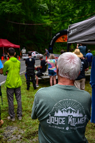 Volunteer from the Joyce Kilmer Partners.